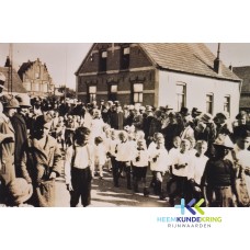 Lobith 1923 Processie over de Walhof Coll. G.B.Janssen - HKR